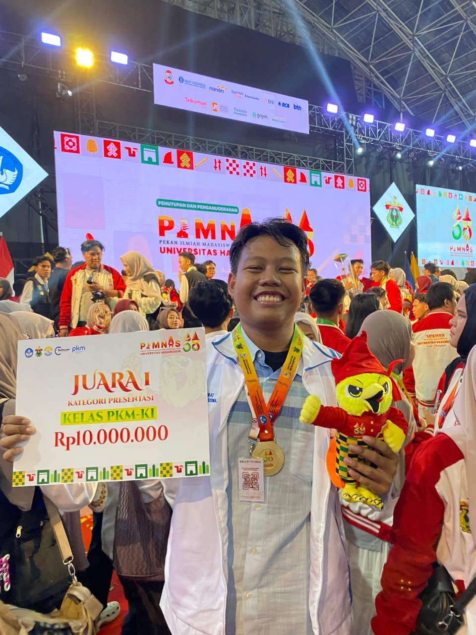 Dokumentasi prestasi UKM Penalaran ITS