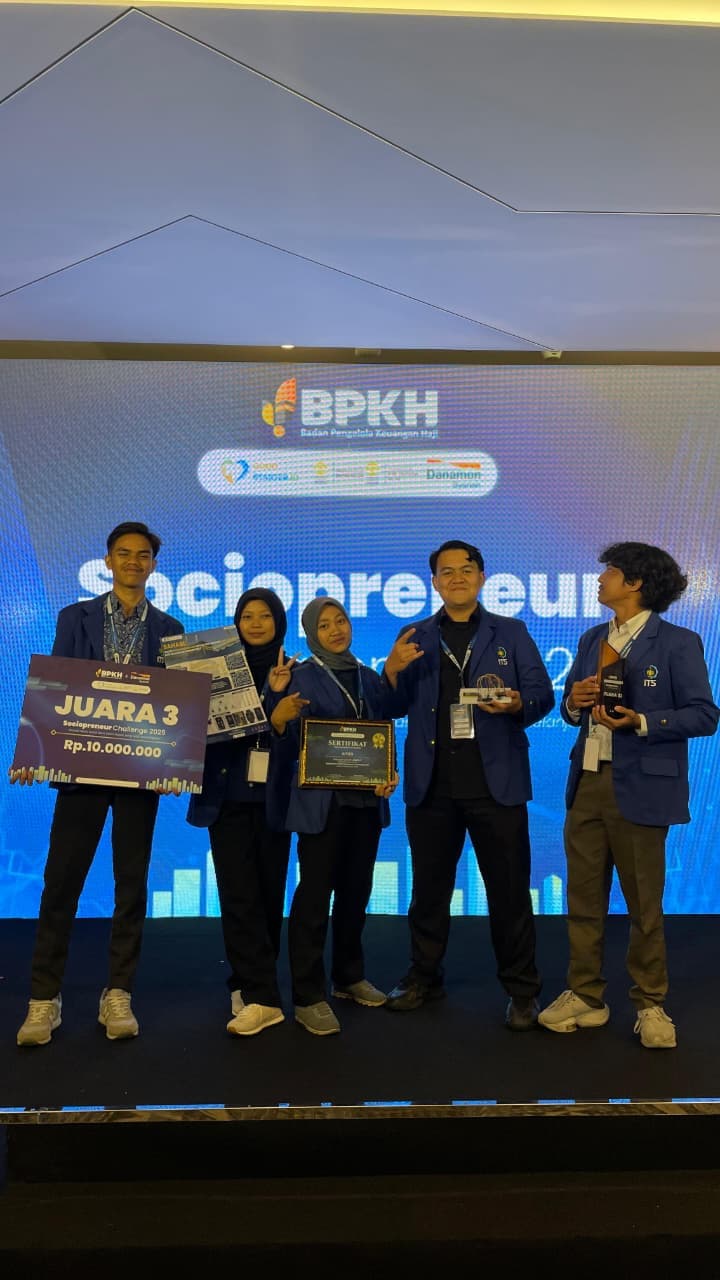 Dokumentasi prestasi UKM Penalaran ITS